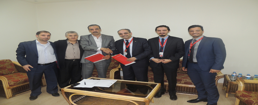 الوطنية موبايل توقع اتفاقية دعم لجمعية رجال الأعمال الفلسطينيين