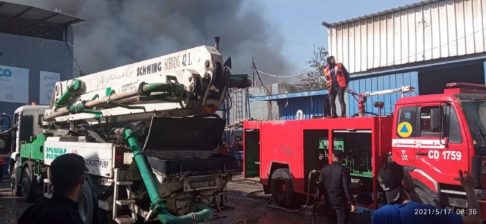 حريق هائل في مصنع فومكو للإسفنج جراء قصف مدفعي شمالي القطاع