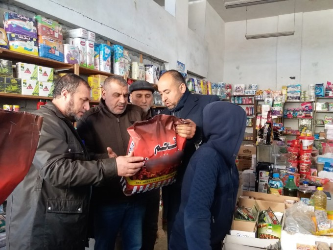 وزارة الاقتصاد تُجري جولة تفقدية لأسواق وسط قطاع غزة