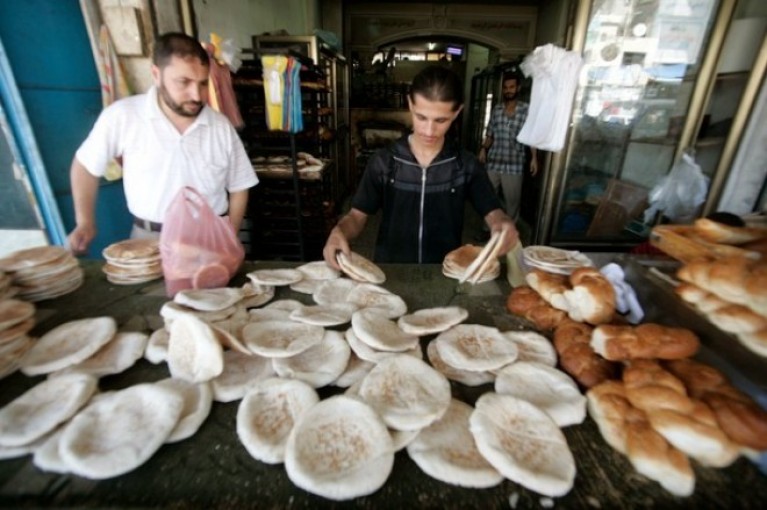 جمعية أصحاب المخابز تكشف أسباب خفض وزن ربطة الخبز