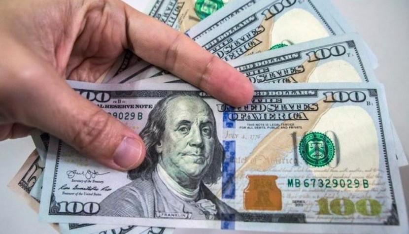 الشيكل يسجل هبوطًا أمام الدولار مع استمرار إطلاق الصواريخ