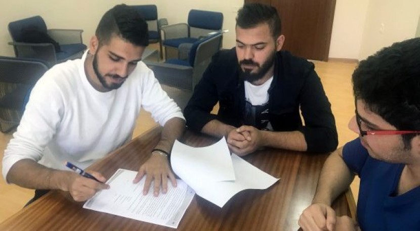 الجامعة العربية الأمريكية توقع اتفاقيتين لاحتضان مشاريع مع طلبة الجامعة