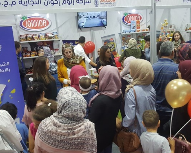 في يومه الأول.. 25 الف زاروا معرض فلسطين الغذائي