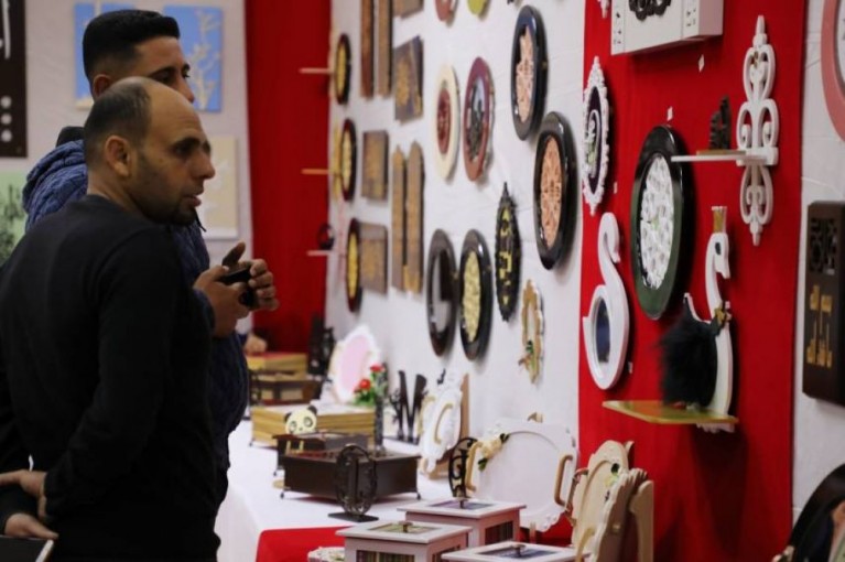 ​الفكر الحر تفتتح معرضا للمشغولات الفنية