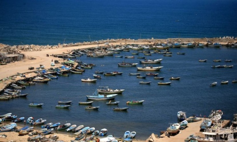 الاحتلال يقرر توسيع مساحة الصيد في بحر غزة