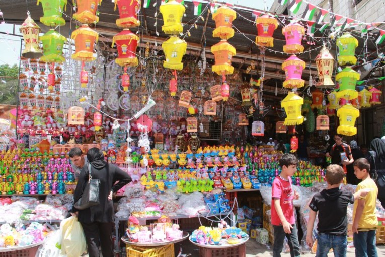 منتجون ومستوردون يُعوِّلون على رمضان لزيادة مبيعاتهم