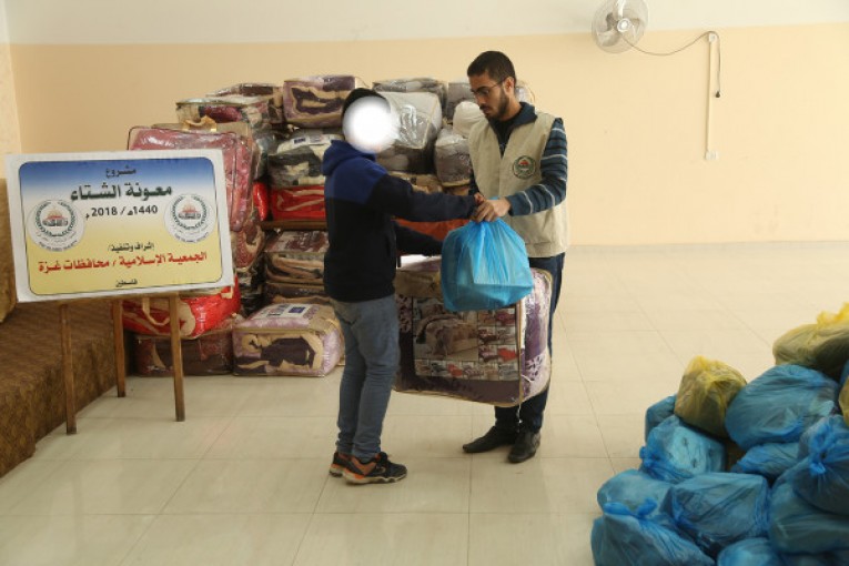 الجمعية الإسلامية تشرع في توزيع مشروع معونة الشتاء