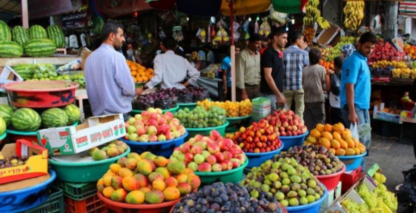 فلسطين.. تراجع أسعار الوقود والخضار يدفع التضخم للانكماش