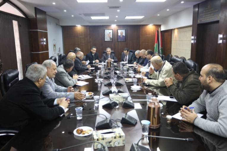 الحكم المحلي وسلطة الطاقة تبحثان ازمة انقطاع التيار الكهرباء