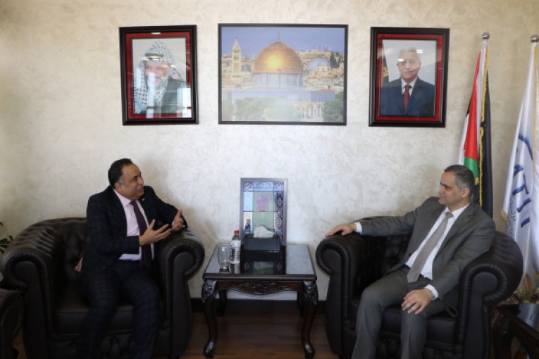 وزير الاتصالات يستقبل السفير الهندي الجديد