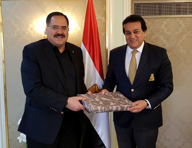 الوزير صيدم يبحث تعزيز التعاون مع نظيره المصري