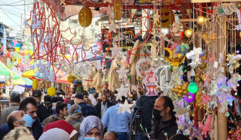 أسواق غزة تشهد انتعاشاً اقتصادياً محدوداً مع حلول شهر رمضان