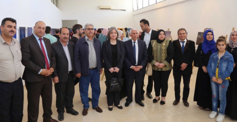 معايعة تفتتح معرض صور الفلك وتكنولوجيا الفضاء الاول