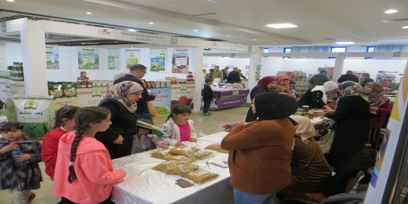 شركات تنجح بعقد صفقات تجارية في ختام معرض المنتجات الفسطينية