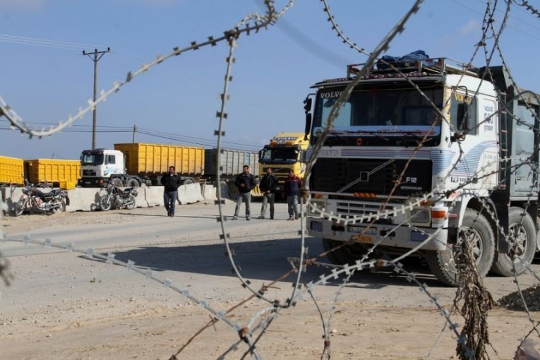 غزة: الاحتلال يغلق جميع المعابر ويمنع الصيد في البحر