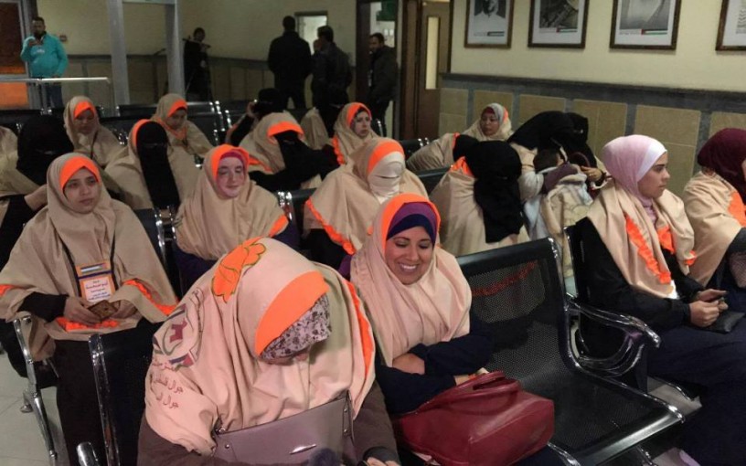 طلائع المعتمرين تغادر غزة بعد حرمان دام 5 سنوات