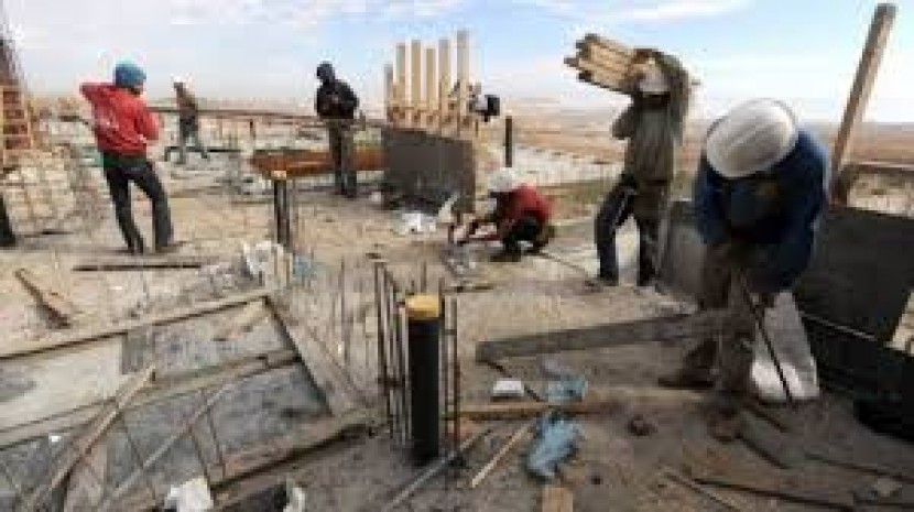 اليك معدل الاجر اليومي للعامل بين فلسطين واسرائيل