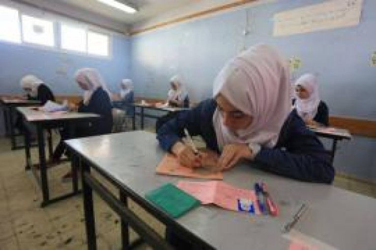 2597 طالبًا يتقدمون لامتحان الإنجاز بدورته الاستكمالية الثالثة السبت