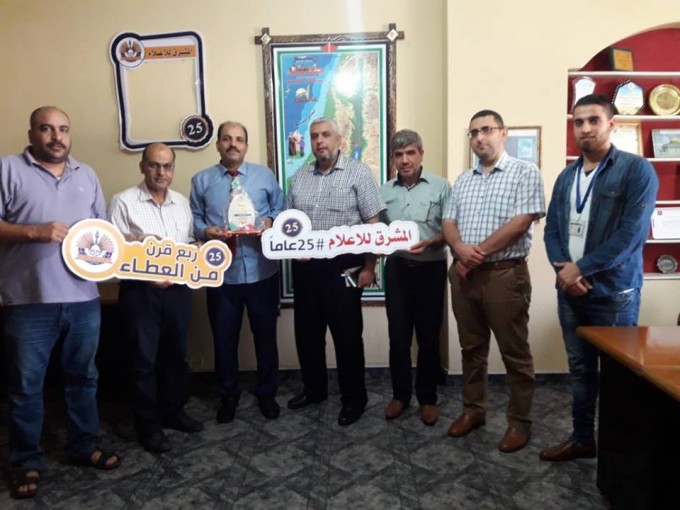 الإعلام تزور الصحفيين المشهراوي والتلمس والشريف