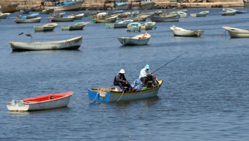 صيادو غزة .. سنوات من الموت البطيء ولقمة مغمسة بالدماء