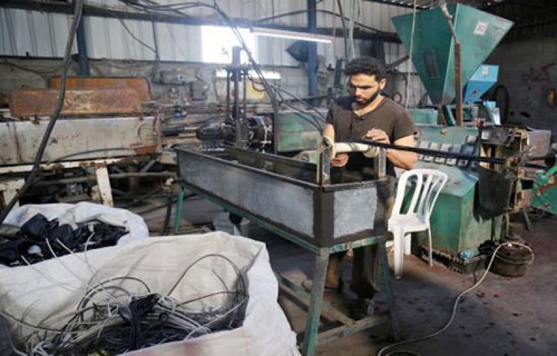 انخفاض إنتاجية الصناعات البلاستيكية في غزة إلى 22%