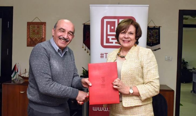 التعاون وجمعية مؤسسات المجتمع المفتوح تقدمان دعما حيويا لطلبة مدارس الأونروا