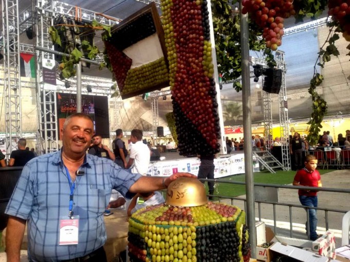 مهرجان العنب الفلسطيني 2018 مجسّمات وطنية من العنب بالخليل