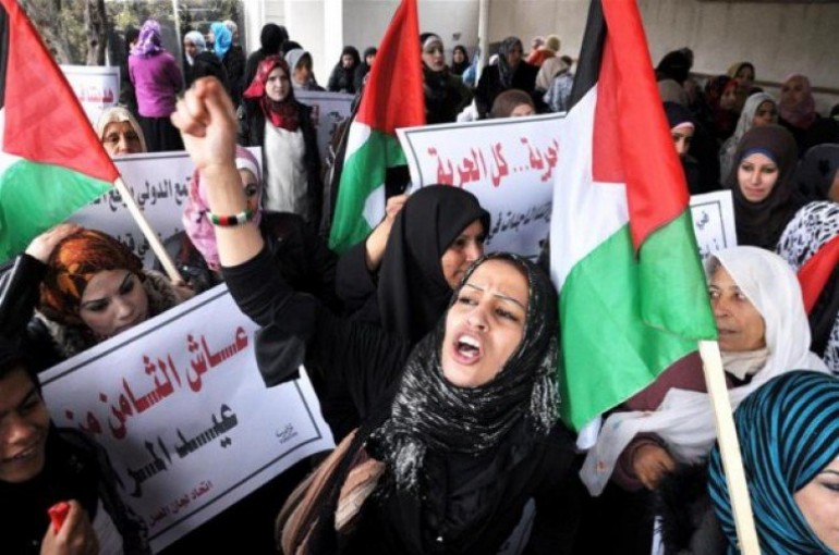 عشية يوم المرأة الفلسطينية.. 40% نسبة البطالة في صفوف النساء