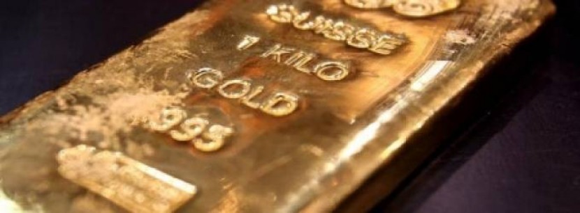 الذهب يتراجع مع انتظار المستثمرين لإيضاح بشأن فيروس 
