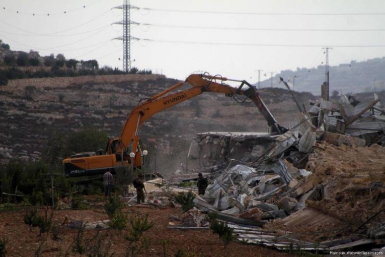 الاحتلال يهدم 54 وحدة سكنية بالضفة والقدس في مارس ويُخطر العشرات