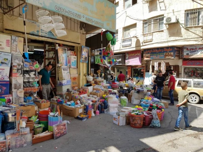 اشتراطات إسرائيلية تُدمر الحركة التجارية بجنين وطوباس