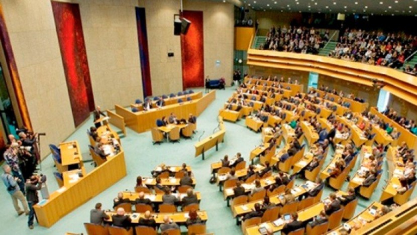 هولندا توقف دعمها المالي للسلطة