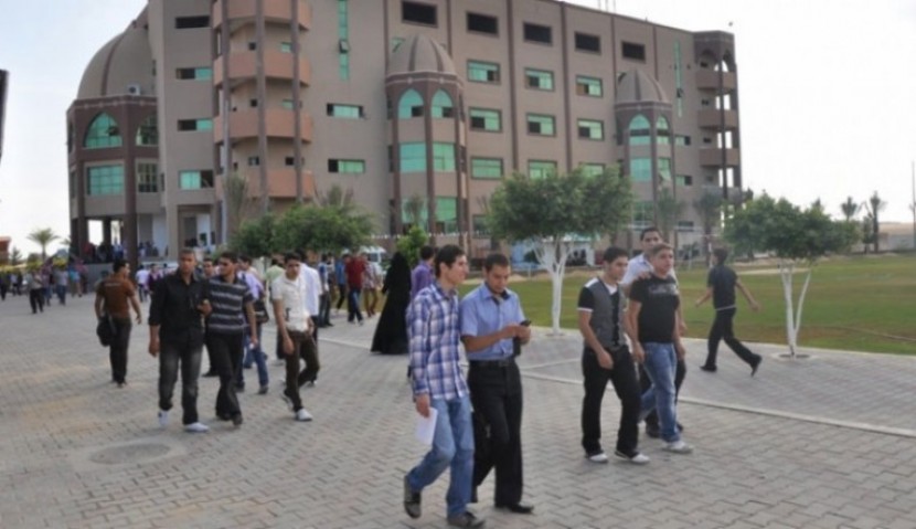 جامعات بغزة تبحث أزماتها المالية