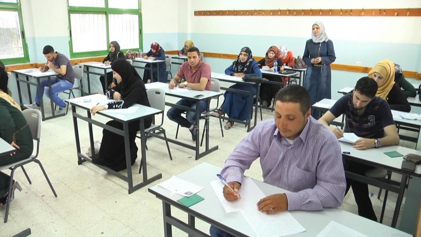 40 ألف خريج: إرشادات هامة للمتقدمين لامتحان معلم حكومي في غزة