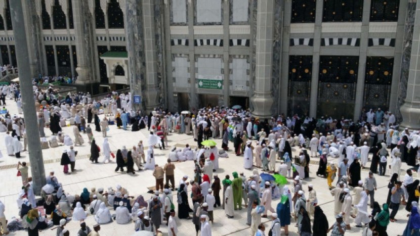 أولى رحلات العمرة من القطاع في 15 من الشهر الجاري