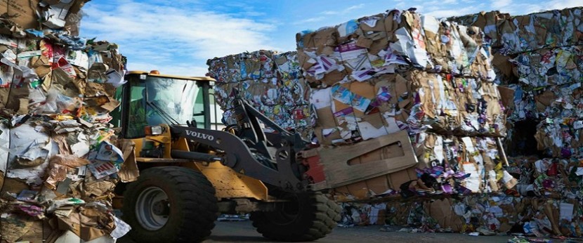 الأعرج يبحث المنحة التركية لقطاع النفايات الصلبة