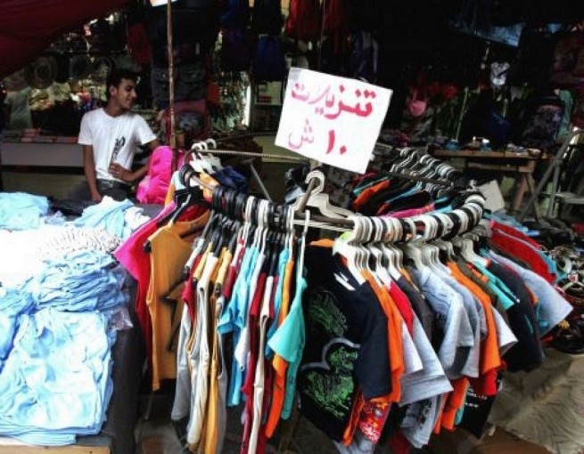 التنزيلات.. تصريف لسلع راكدة فيها مصلحة للمشتري