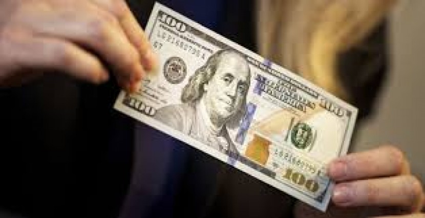 الانتهاء من تجهيز كشوفات الدفعة الثانية لمساعدات الـ 100$ في غزة