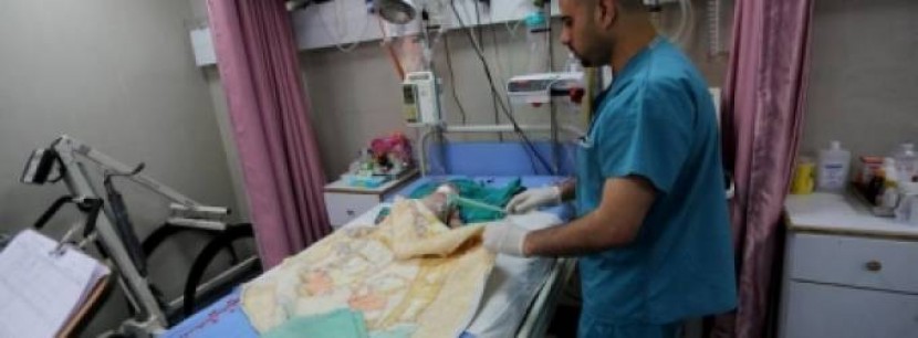 مركز حقوقي: الاحتلال والانقسام يعمّقان معاناة مرضى السرطان بغزة