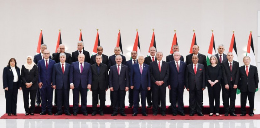 شاهد: في أول اجتماع للحكومة الجديدة..اشتية: سنبحث مع الدول المانحة أزمتنا المالية