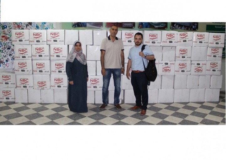 مئات الطرود الغذائية من المشروبات الوطنية للأسر الفقيرة في غزة وطولكرم وكفر زيباد