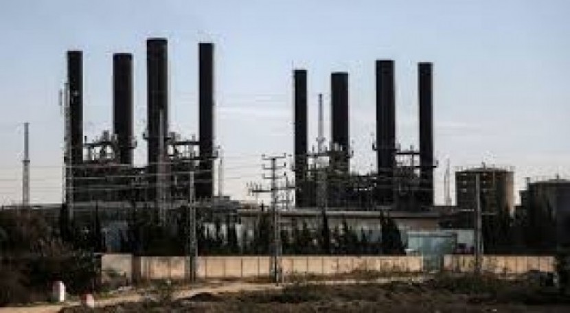 ادخال 6 شاحنات وقود الى غزة وشركة الكهرباء توضح الجدول