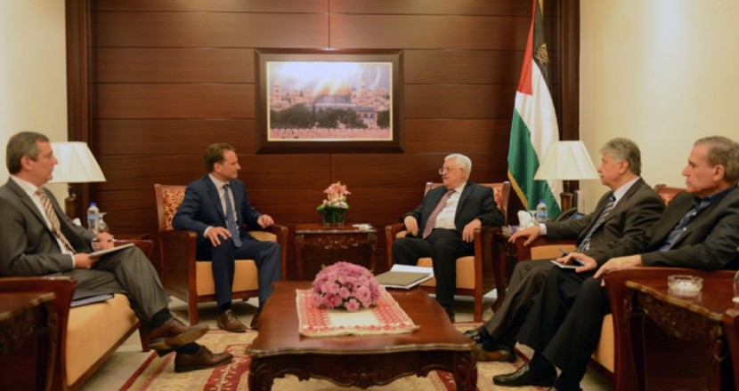 الرئيس عباس يلتقي مفوض عام الأنروا لبحث أزمتها المالية, وهذا ما اتفقا عليه !