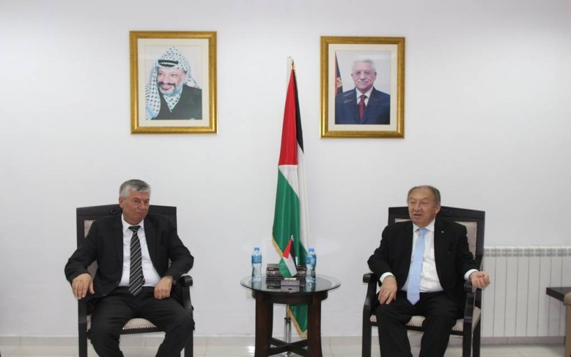 وزير: فلسطين تعمل على إعادة تفعيل مجلس الصادرات
