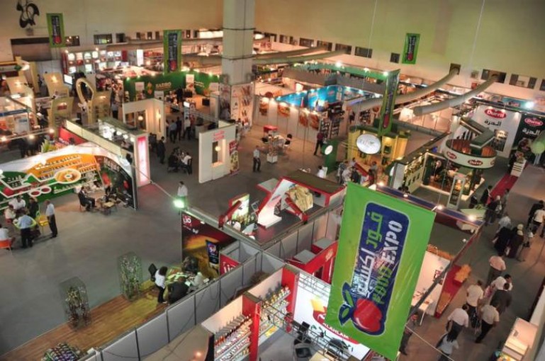 افتتاح مهرجان الصناعات الوطنية والغذائية في المدرسة الاسلامية بنابلس