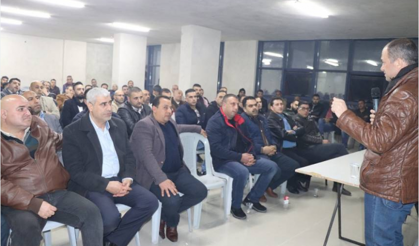 اجتماع يبحث مشاكل قطاع المفروشات بنابلس