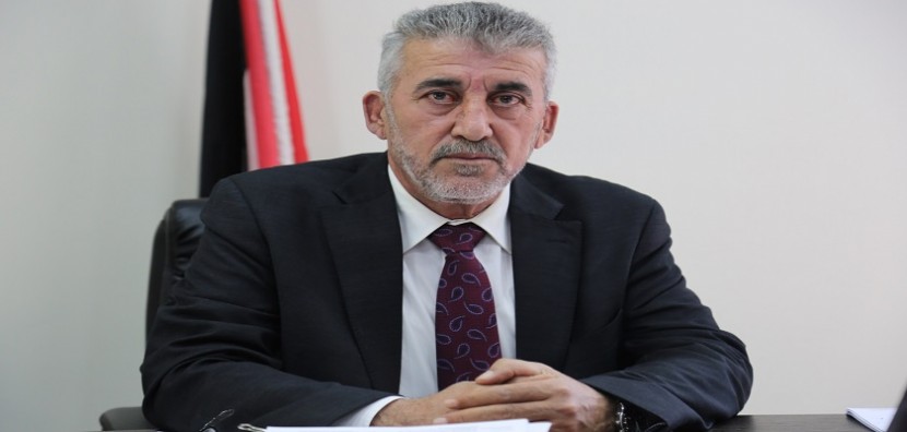 وزير الحكم المحلي يوعز بتقديم تسهيلات مالية بشأن تسديد الرسوم لموظفي القطاع العام