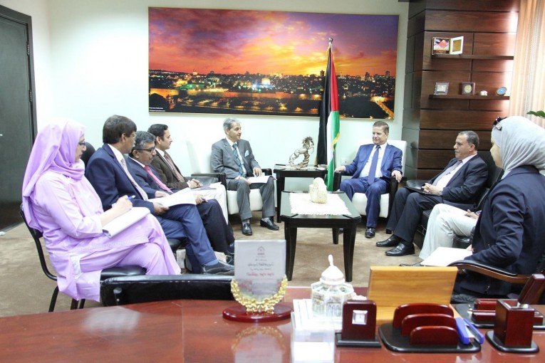 وزيرا الصحة الفلسطيني والهندية يبحثان تعزيز العلاقات