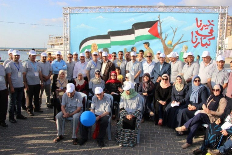 البنك الإسلامي الفلسطيني يرعى حملة لكبار المسنيين دعما لهم في قطاع غزة