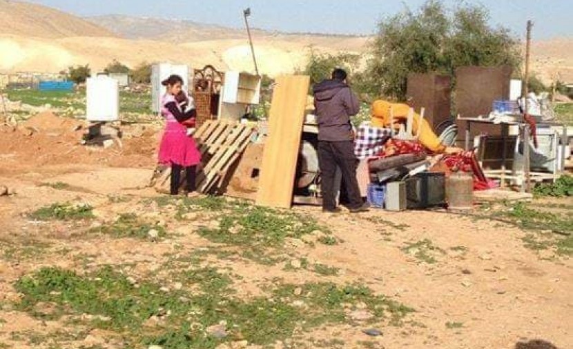 للمرة الثالثة - الاحتلال يهدم خيمة سكنية جنوب الخليل
